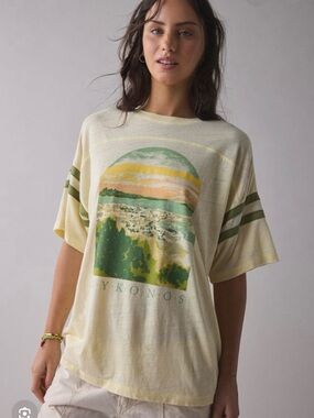 BDG Rowan Mykonos Oversize Graphic Tee 
Urban Outfitters